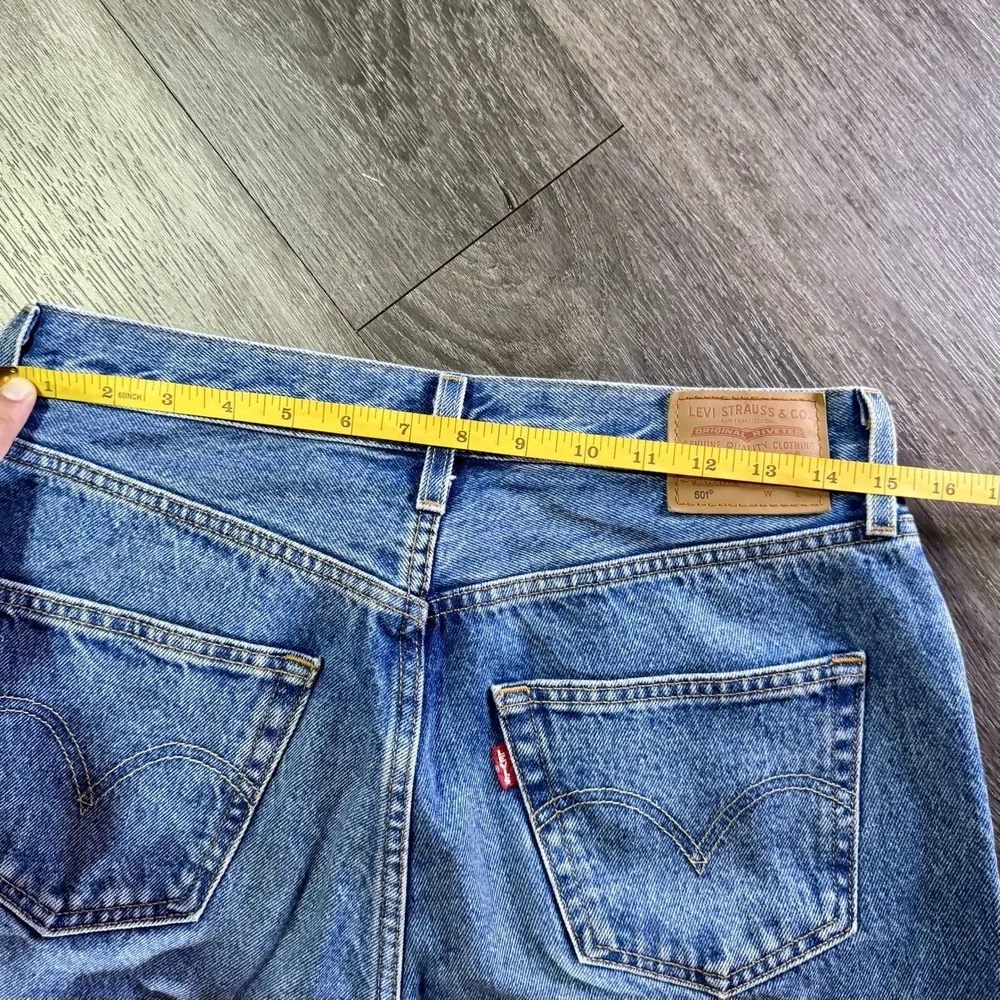 Levis 501 Jeans Mens 28X30‎ Medium Wash Blue Straight Leg Button Fly Waterless
